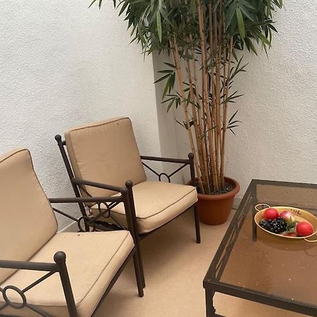Studio N•2 Avec Patio En Plein Coeur De La Ville Bagneres-de-Bigorre Luaran gambar