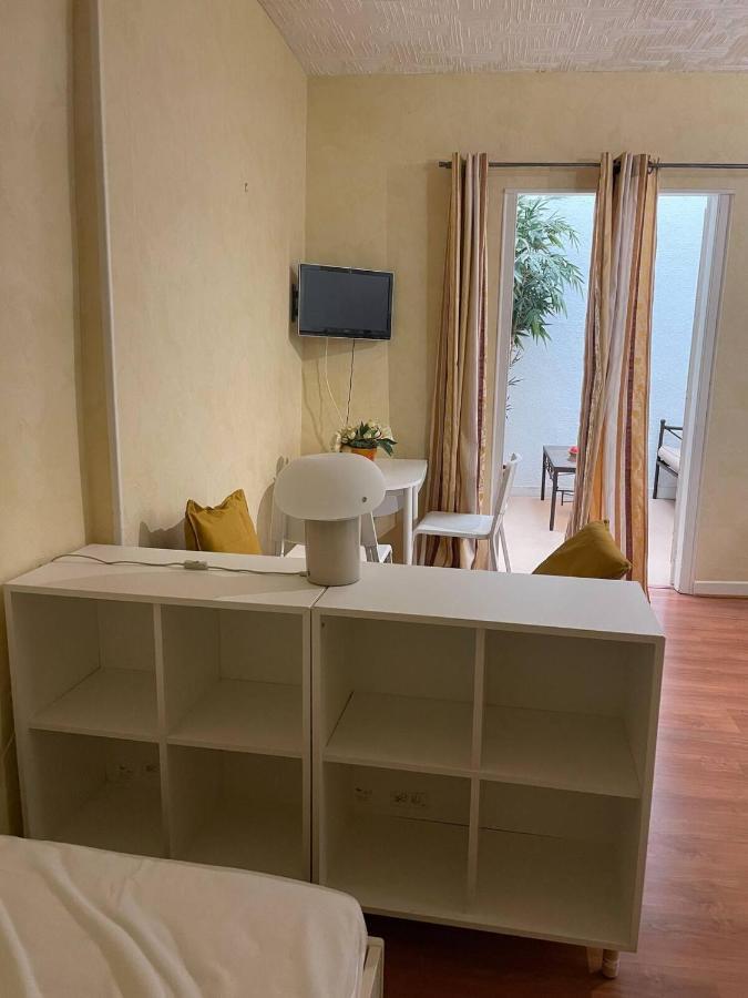 Studio N•2 Avec Patio En Plein Coeur De La Ville Bagneres-de-Bigorre Luaran gambar